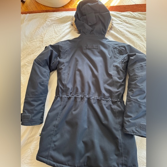 Fjallraven Nuuk Insulated Parka - Women’s Navy - Picture 7 of 16